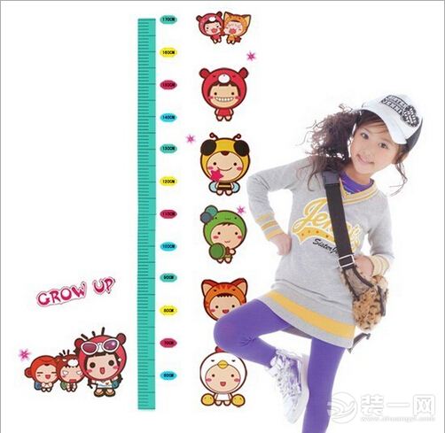 娃娃身高墙贴家居装饰效果图